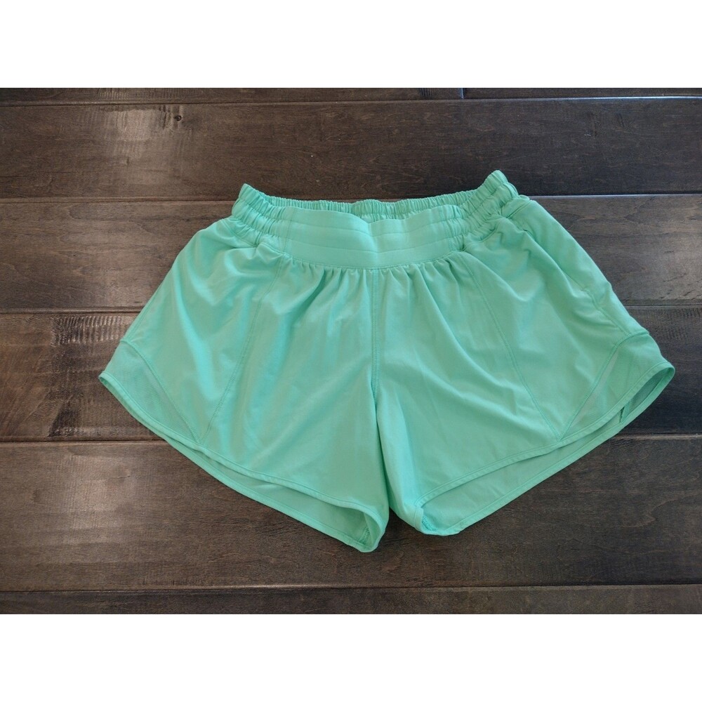 LULULEMON Women's Hotty Hot LR Low Rise 4" pistachio lime green shorts - 6